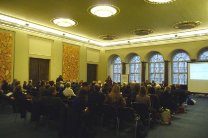 Blick in den Saal